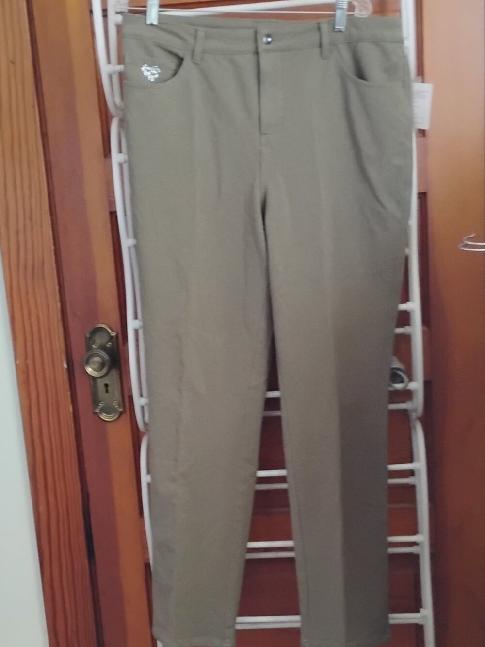 Quacker Factory Sz 16 Bedazzled Straight Leg Jeans - Picture 2 of 4